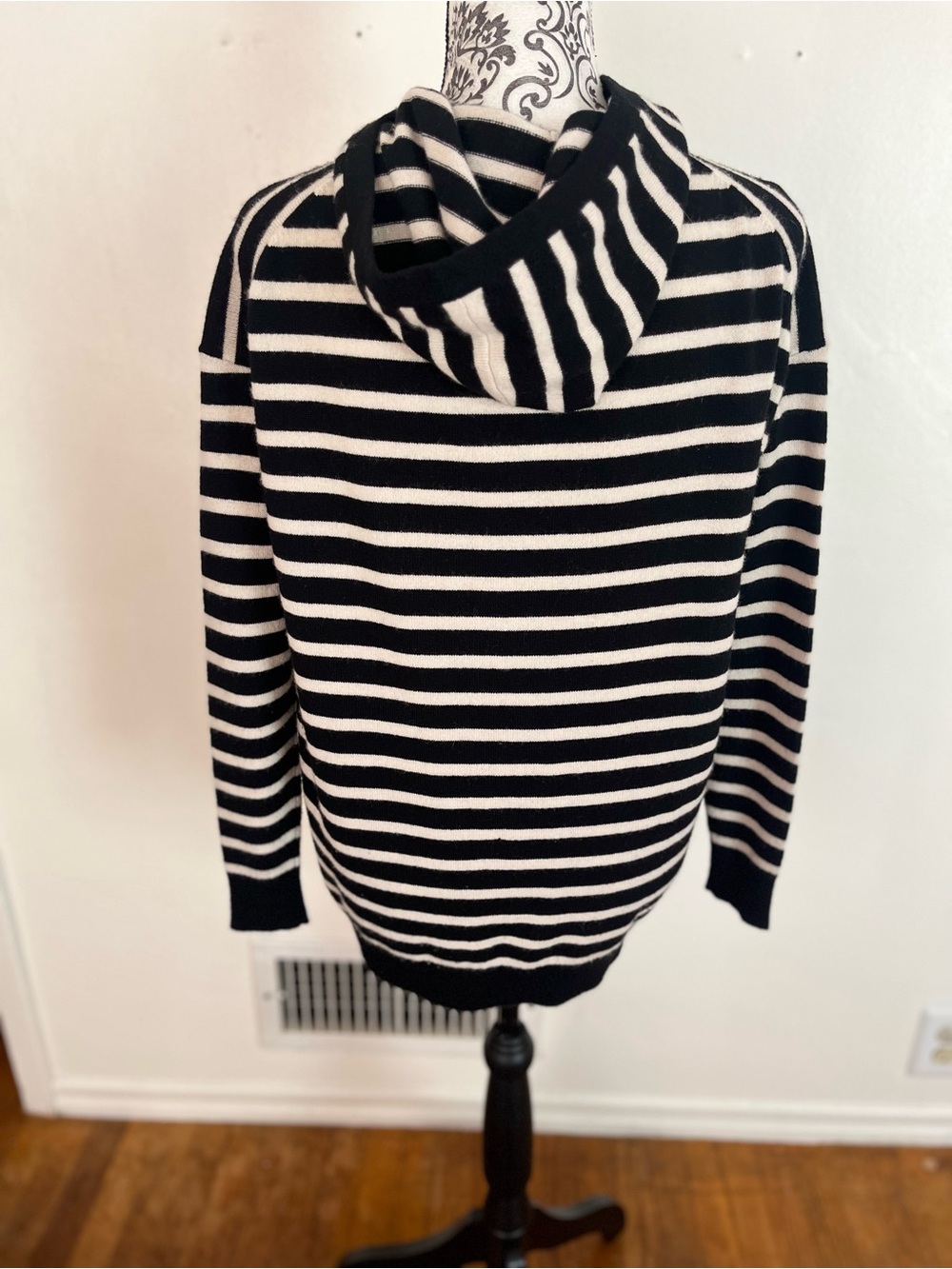 Nili LotanBlack & White Striped cashmere xs - Picture 2 of 6
